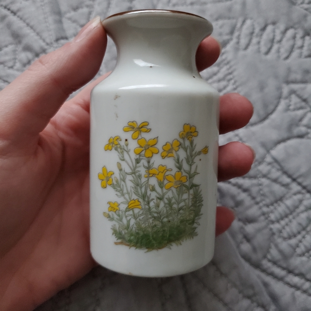Super Cute Small Vintage Vase